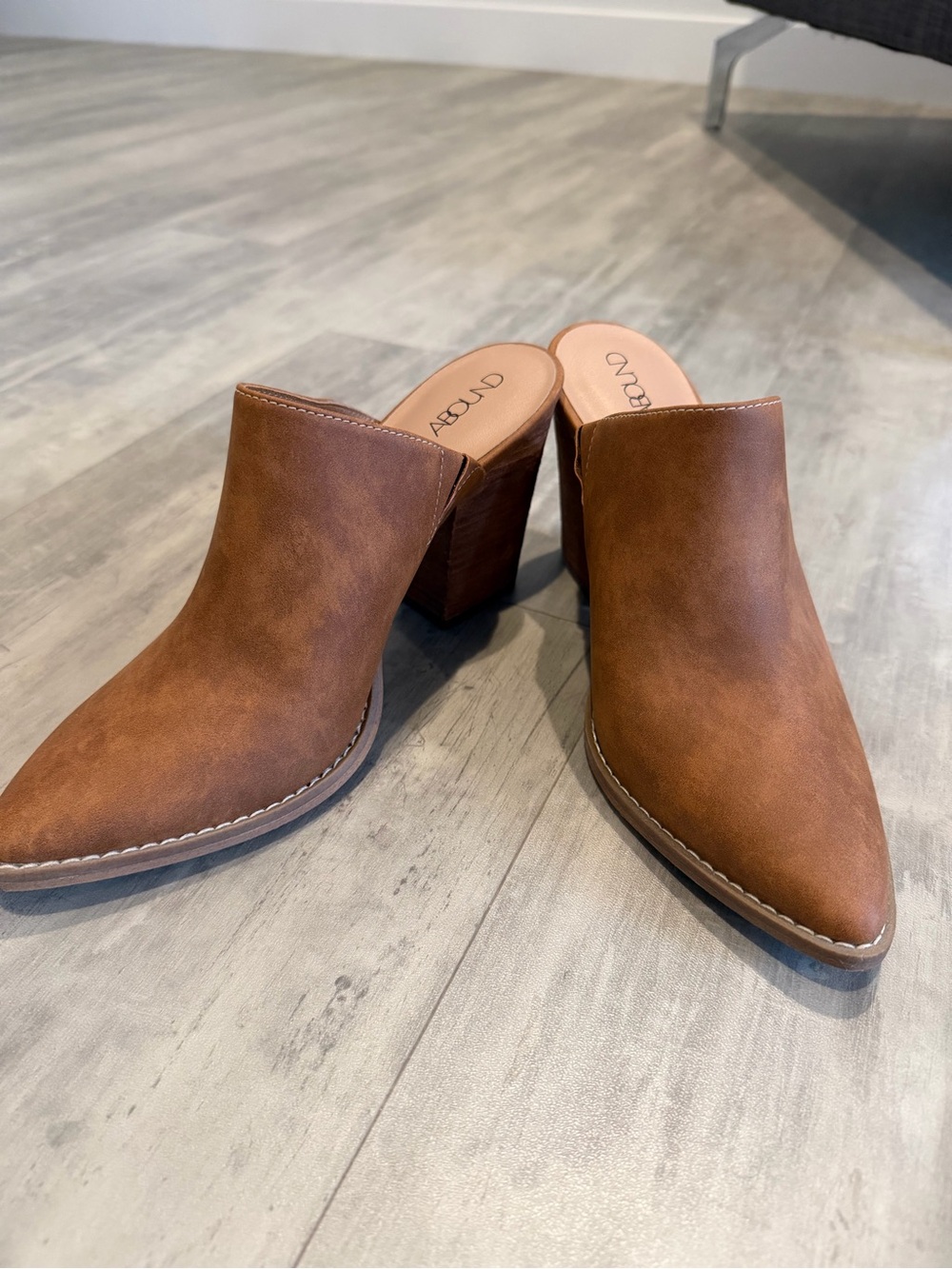 Nordstrom Brown Faux Leather Block Heel Mules